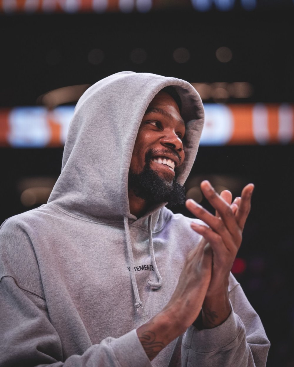 亚博体育官方网站-杜兰特迎来三赛季出色发挥，DWG观众热烈欢呼！上演精彩一战-亚博体育官方网站